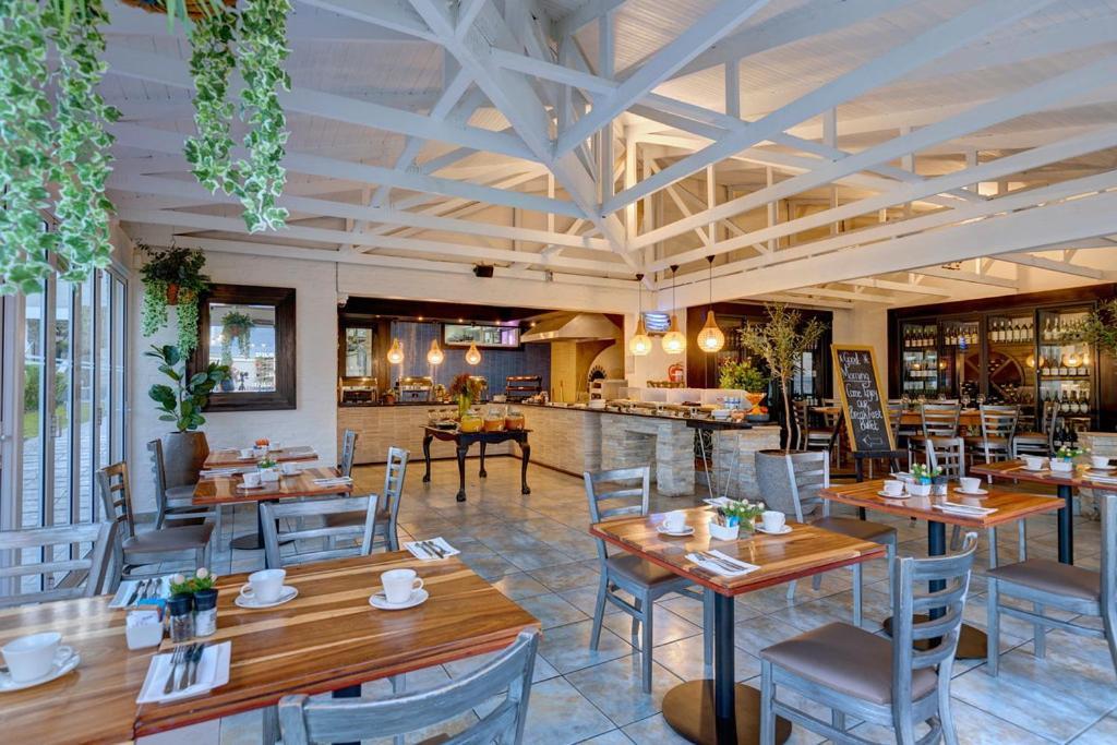 Protea Hotel By Marriott Mossel Bay Exterior photo